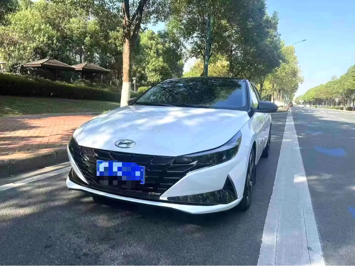 Elantra 2023 1,5 L CVT LUX Édition Premium