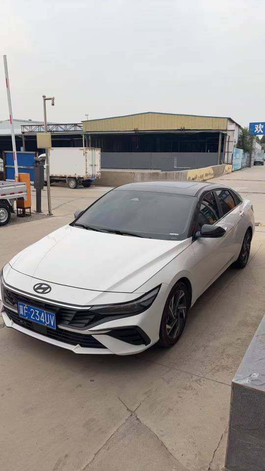 Elantra 2023 1,5 L CVT LUX Édition Premium