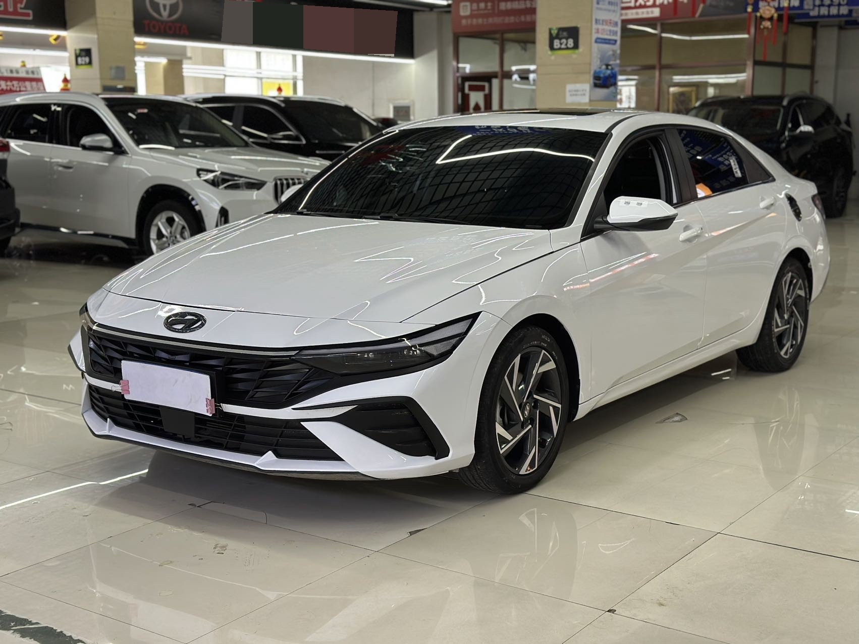 Elantra 2023 1,5 L CVT LUX Édition Premium